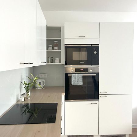 Elegant Escape Apartment III - Free Parking, Easy Access To City Center Bratislava Dış mekan fotoğraf
