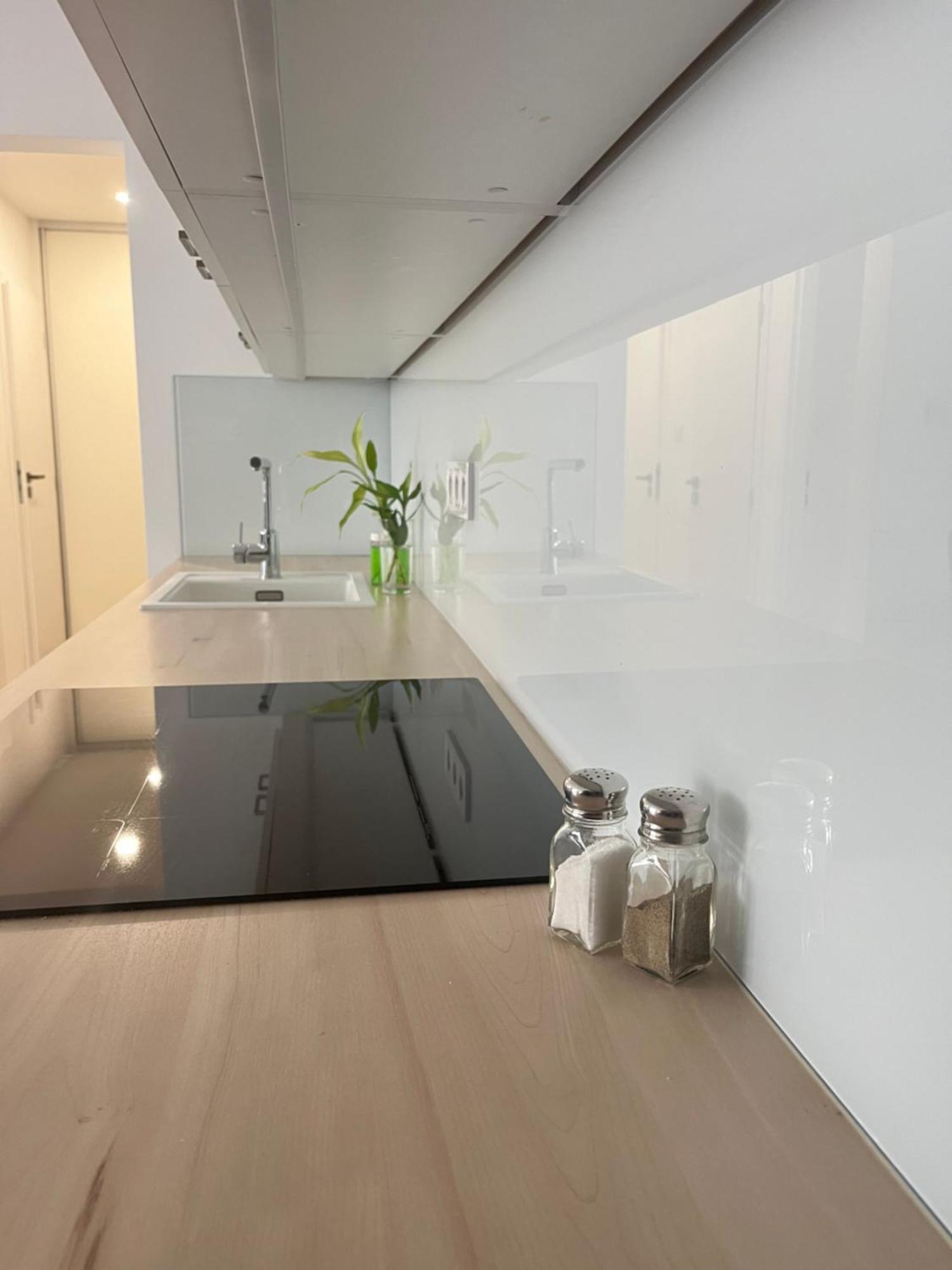 Elegant Escape Apartment III - Free Parking, Easy Access To City Center Bratislava Dış mekan fotoğraf